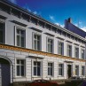 Das Foto zeigt die Außenfassade des Heinrich-Heine-Instituts Düsseldorf