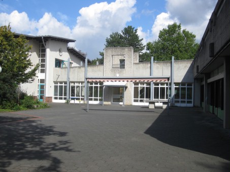 Bild seit Rückansicht der LVR-Christophorusschule in Bonn