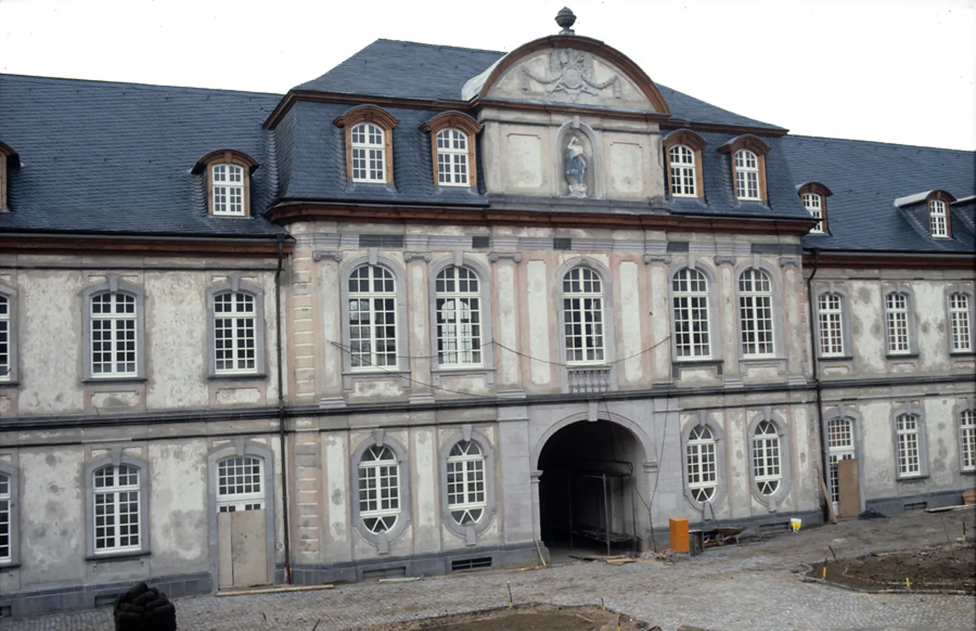 Der Prälaturhof während der Restaurierung.