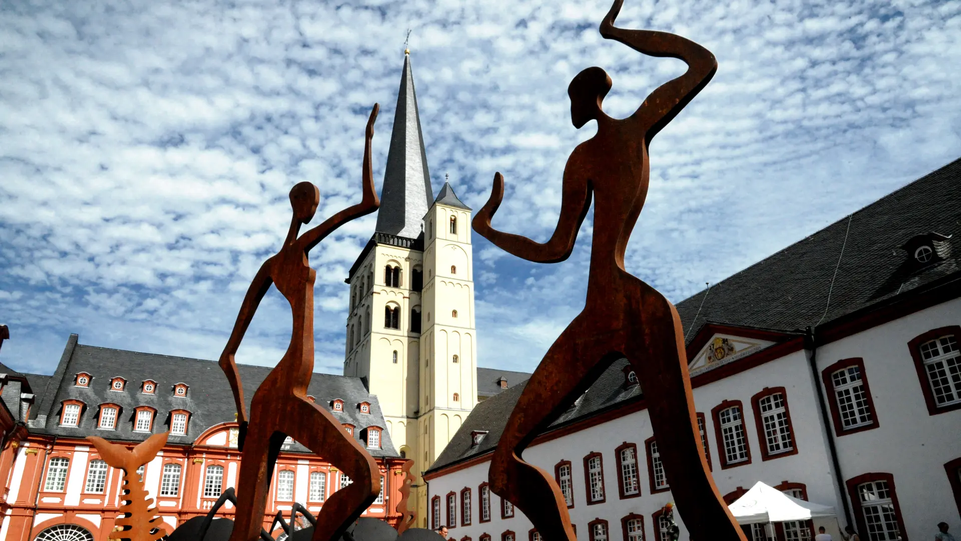 Foto der Rückseite der Abteikirche