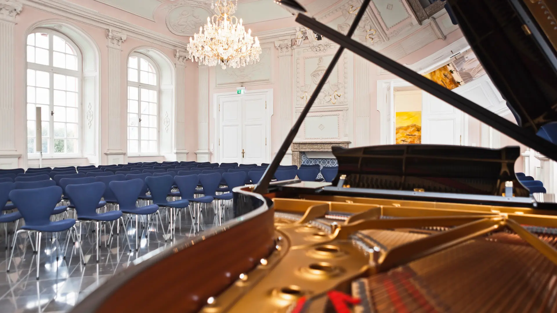 Foto vom Flügel im Kaisersaal