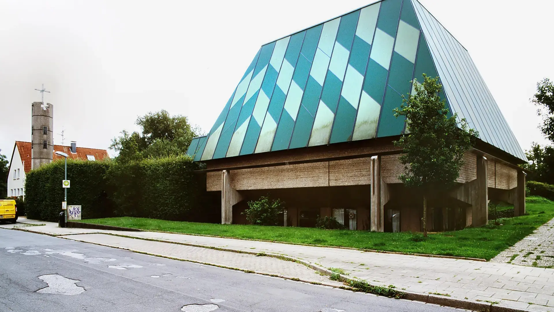 Foto der Rückseite der Abteikirche