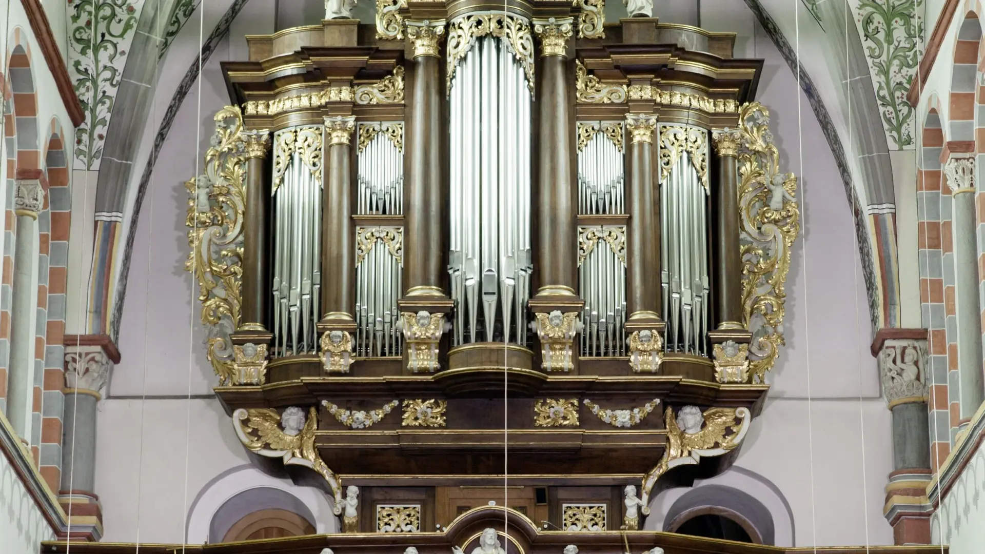 Foto der barocken Orgel in der Abteikirche