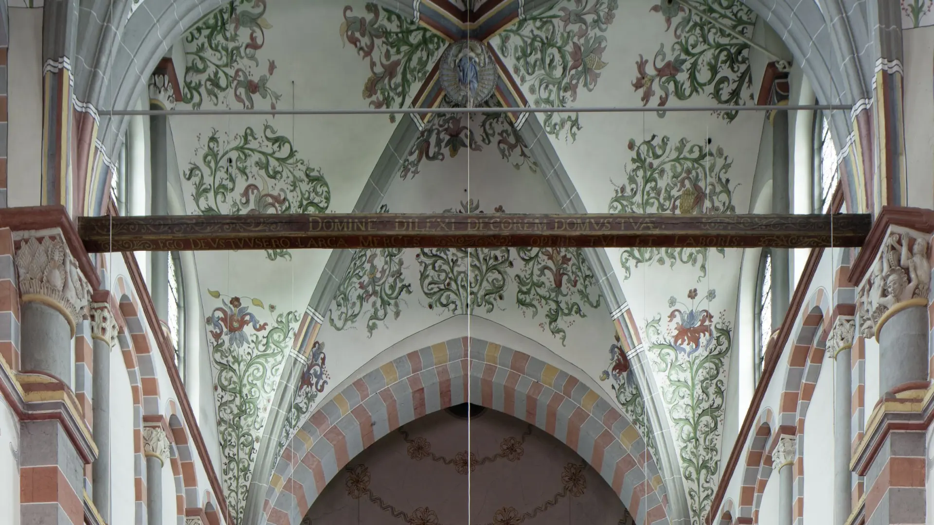 Foto des Innenraums der Kirche