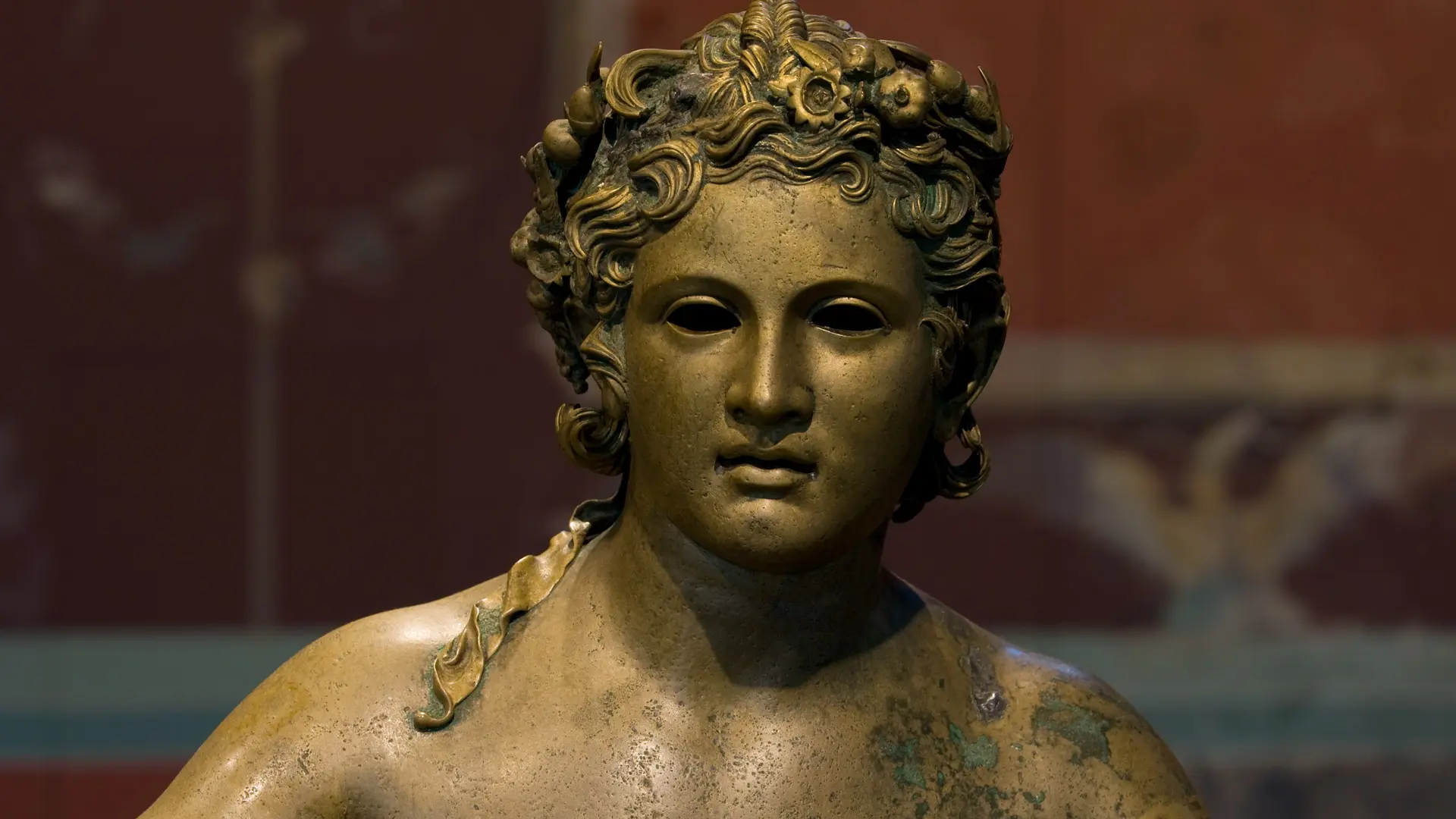 Die Bronzefigur "Lüttinger Knabe" von Vorne (Brustbild)