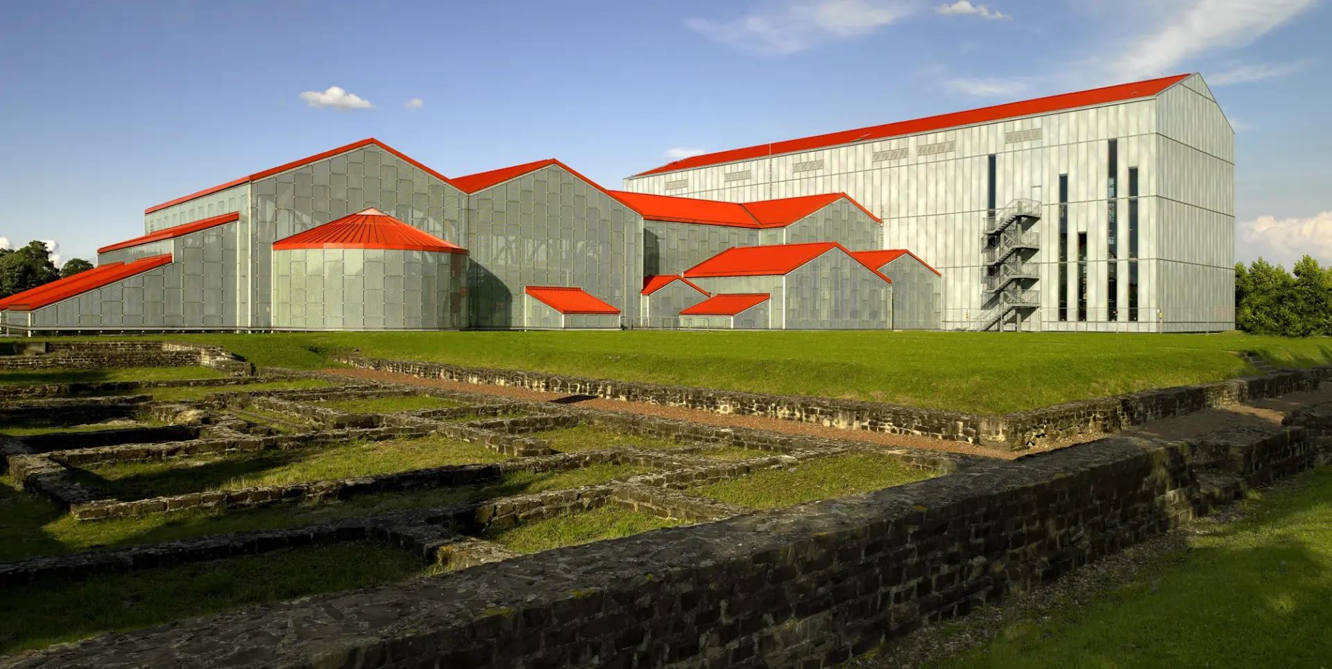 Ansicht des Römermuseums von Westen