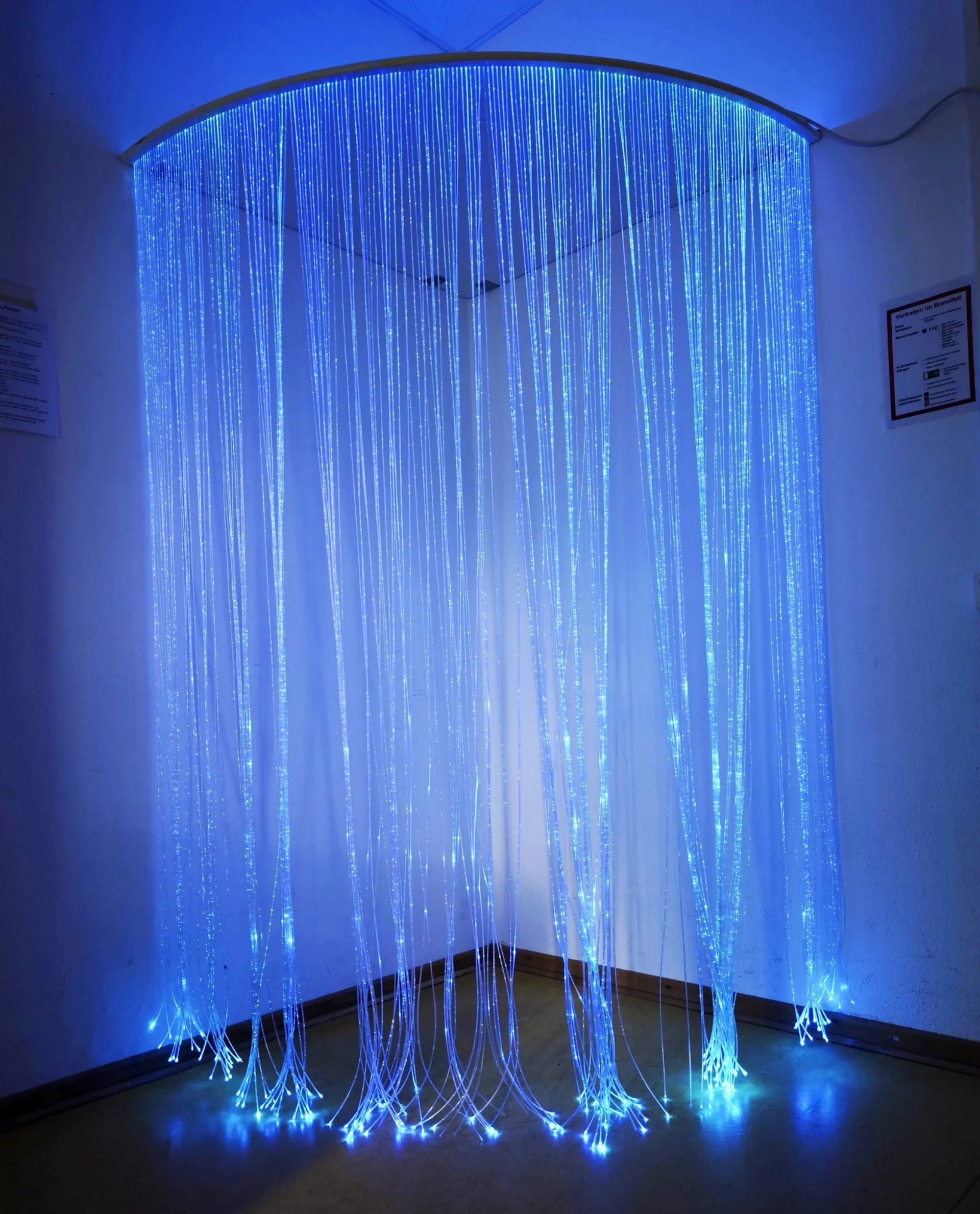 Lichtervorhang im Wasserbettraum