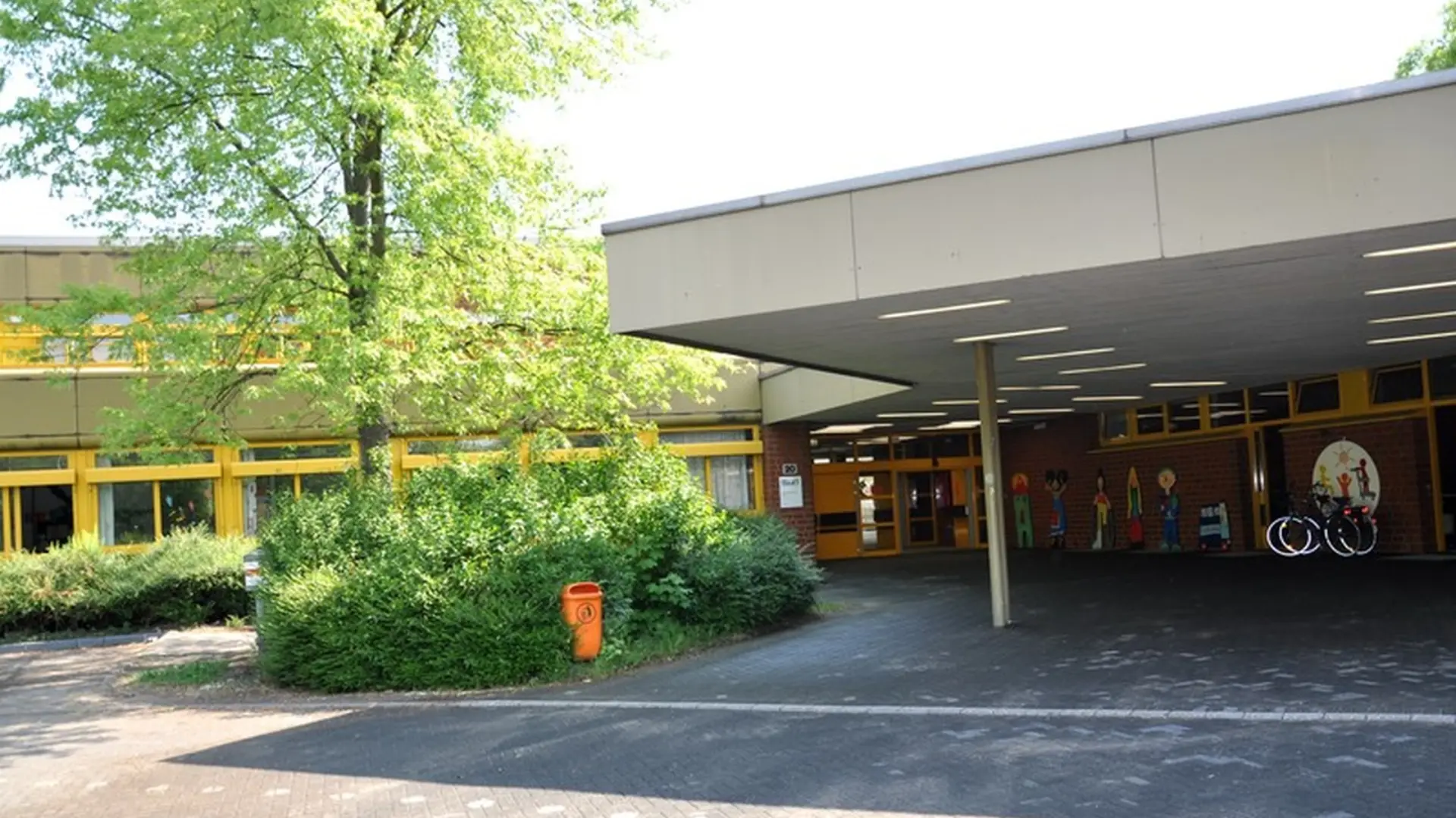Eingang zur LVR-Christy-Brown-Schule