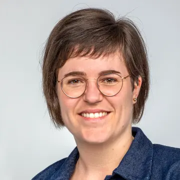 Portrait einer Mitarbeiterin.