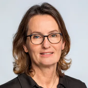 Portrait einer Mitarbeiterin. 