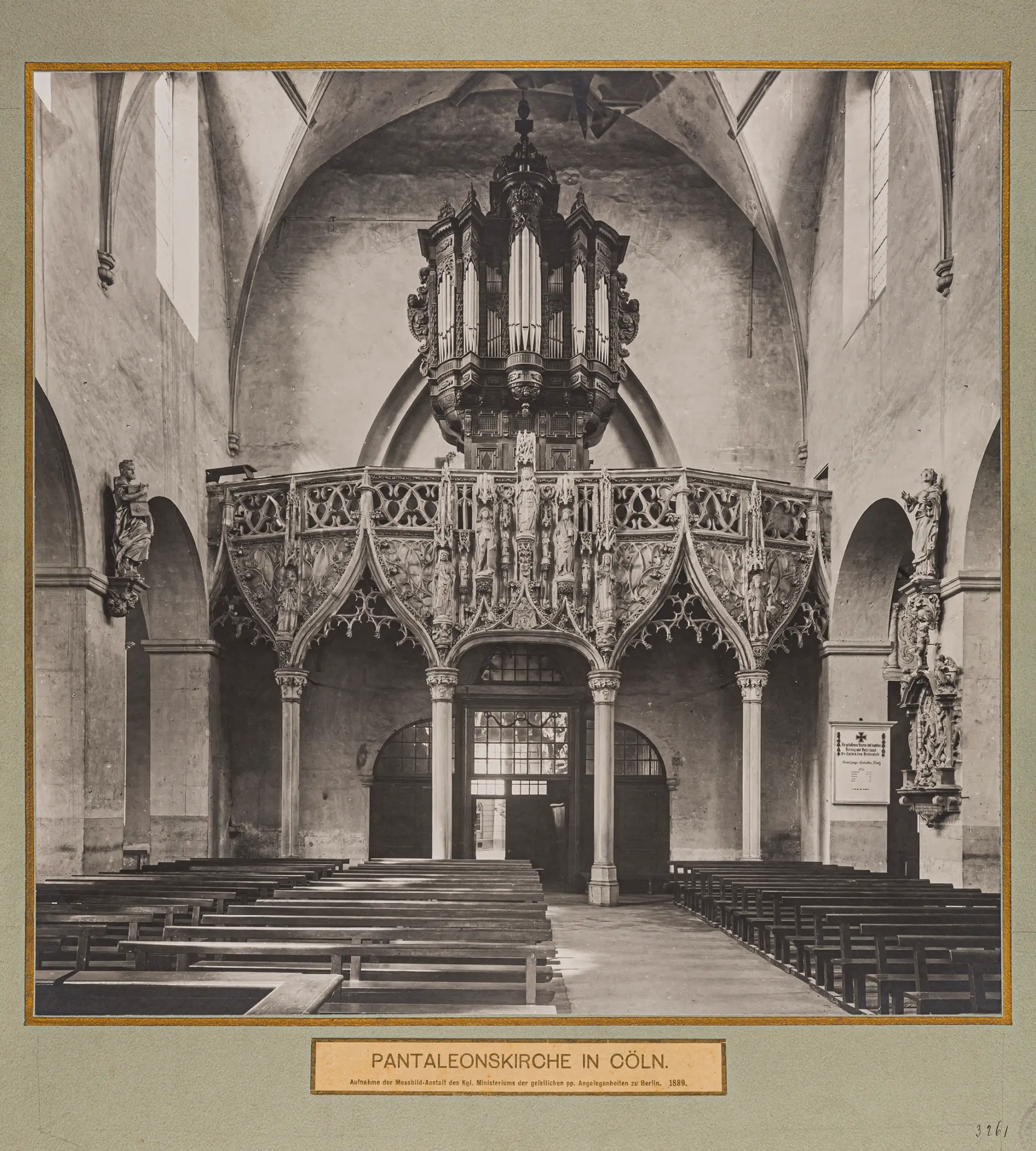 Historische Innenansicht zur Orgelempore St. Pantaleon in Köln, Messbild. 