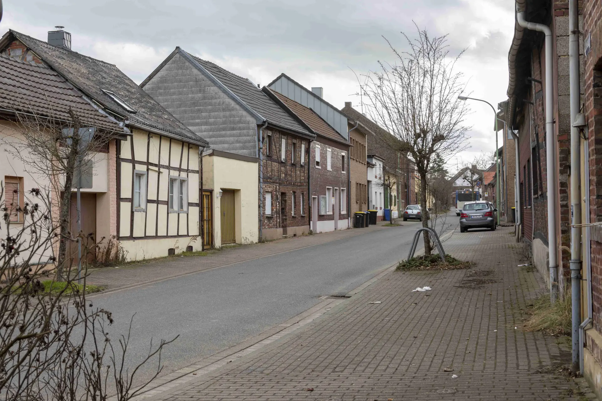 Blick von Nordwesten durch die Oberstrasse in Morschenich