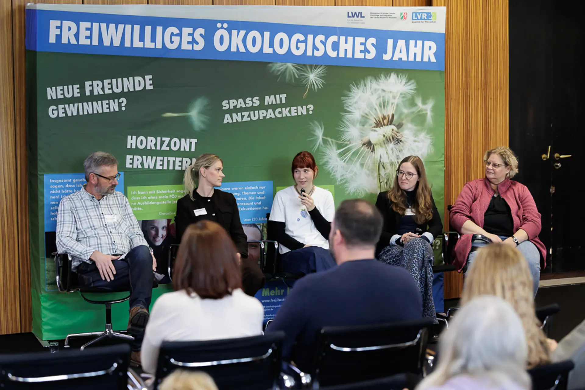 Podiumsdiskussion bei der FÖJ-Einsatzstellenkonferenz. 