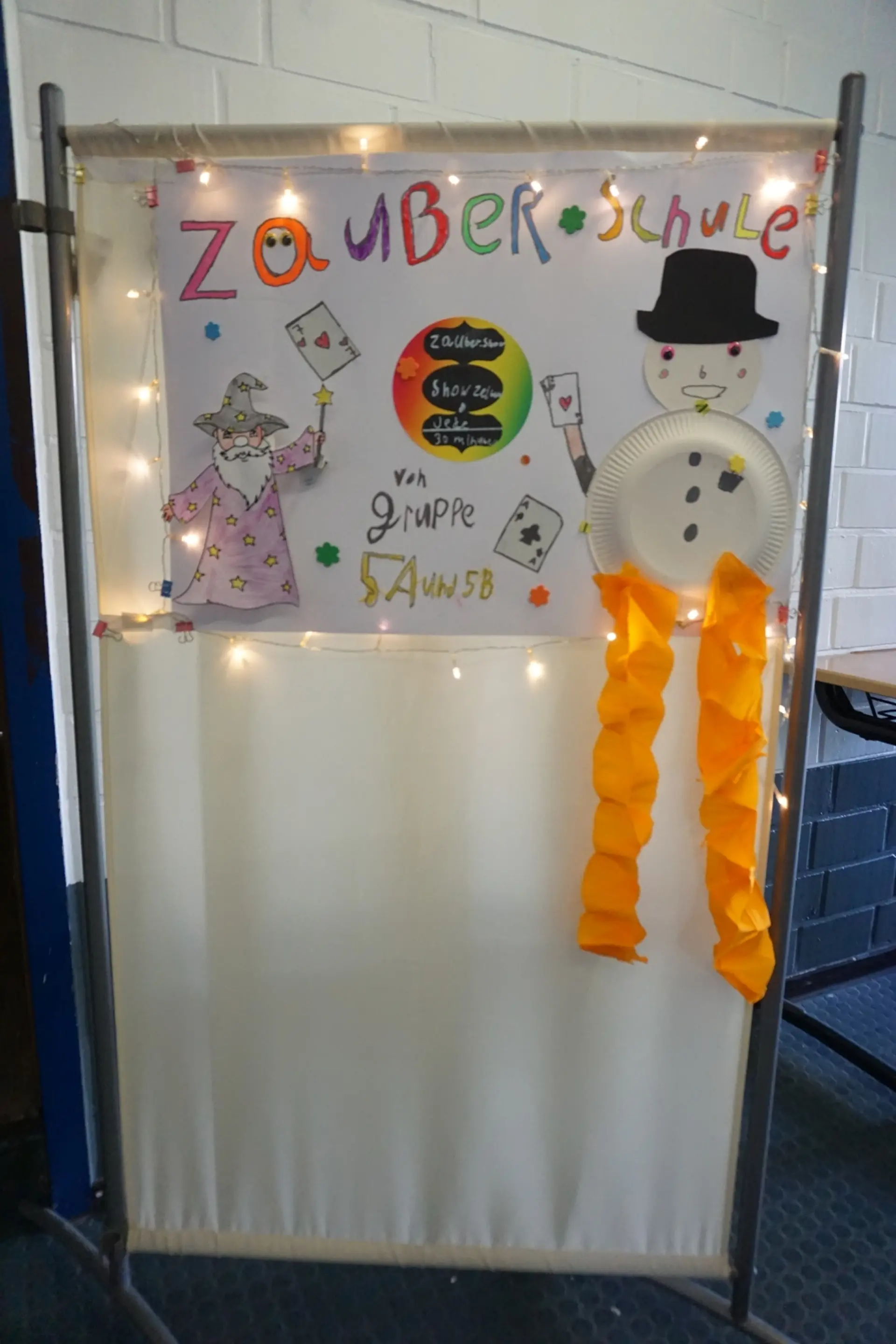 Plakat der Zauber-Schule für den Tag der offenen Tür