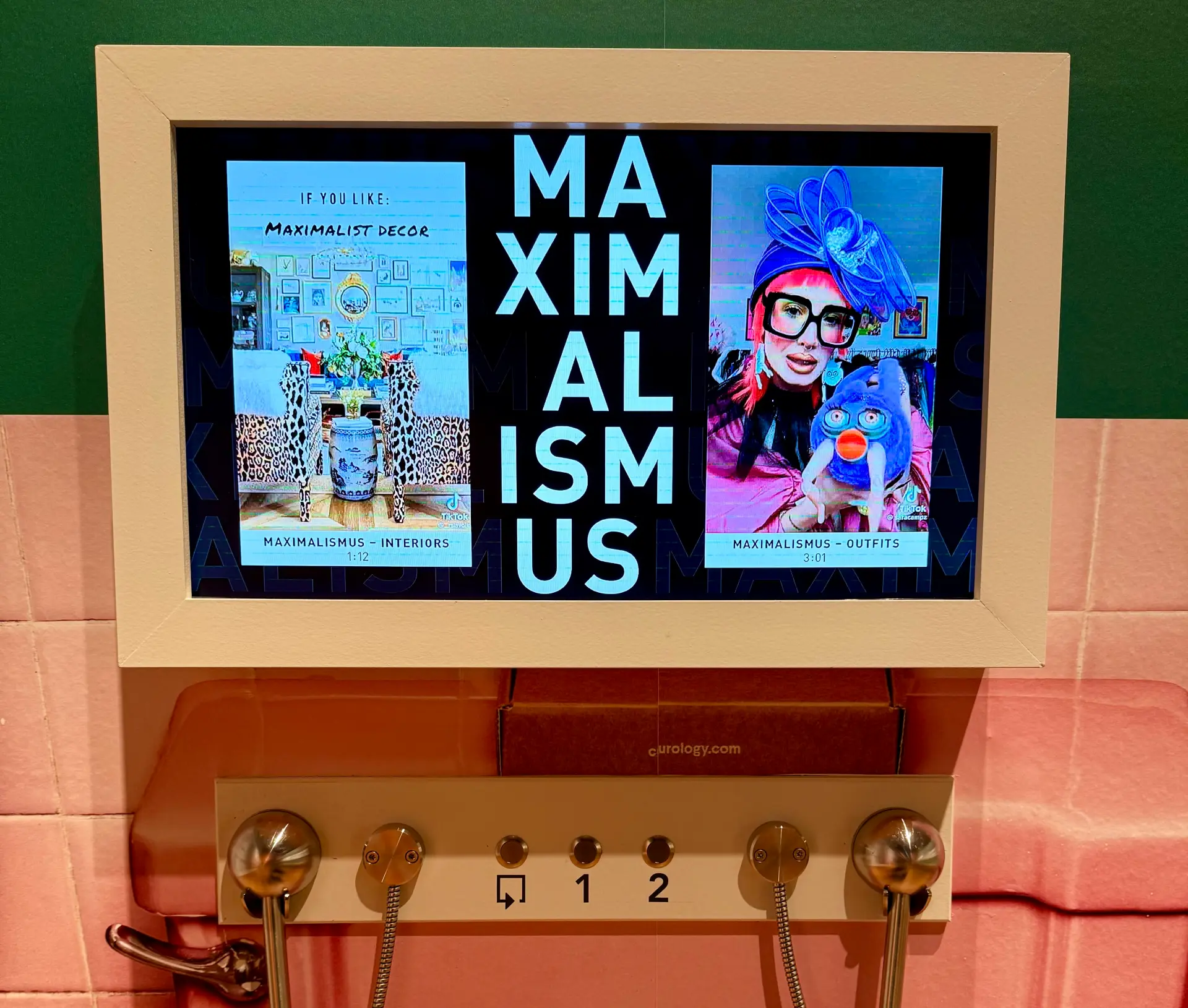 Medienstation in der Sonderausstellung "Faszination Kitsch"