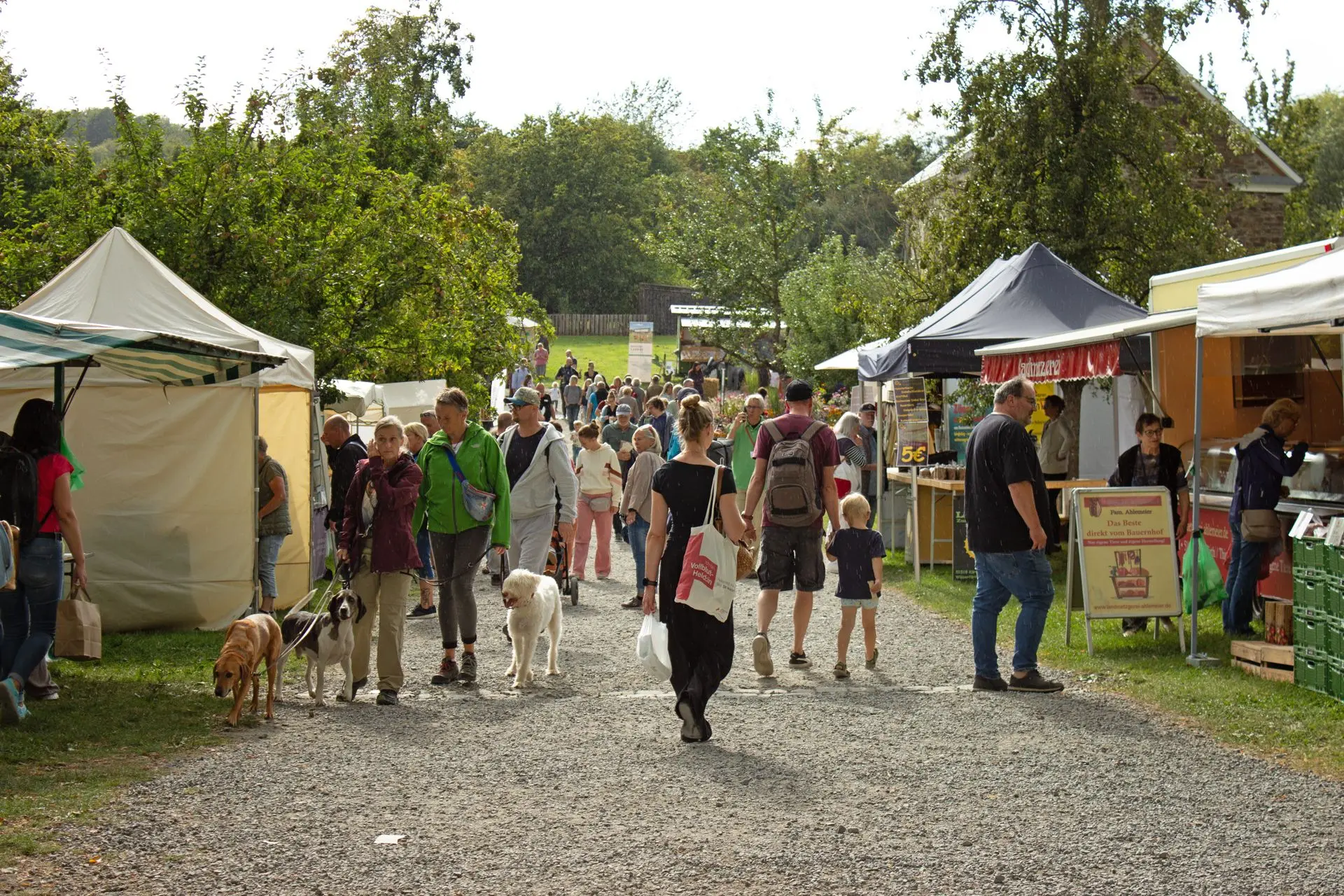 Bauernmarkt im LVR-Freilichtmuseum Lindlar