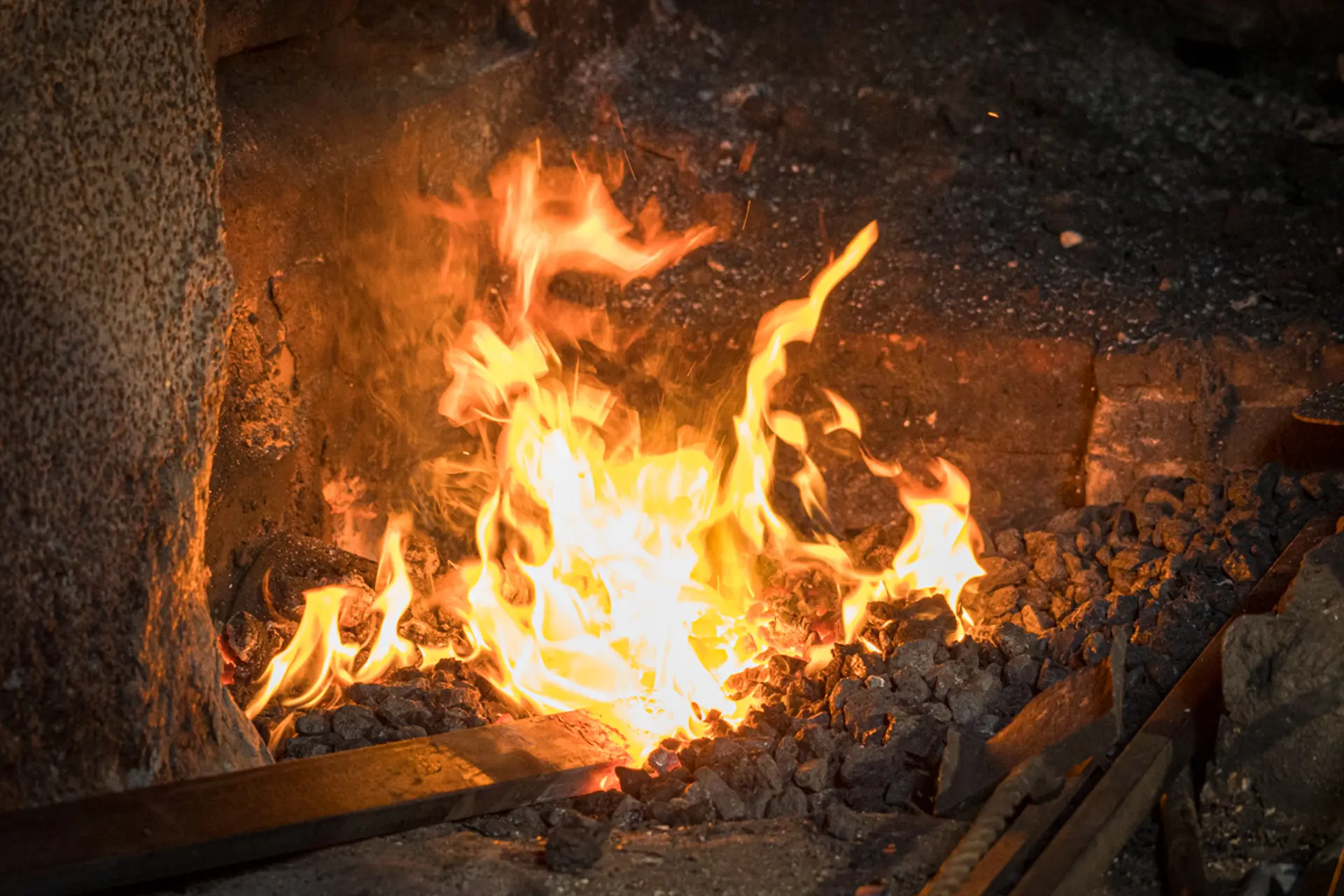 Ein loderndes Feuer