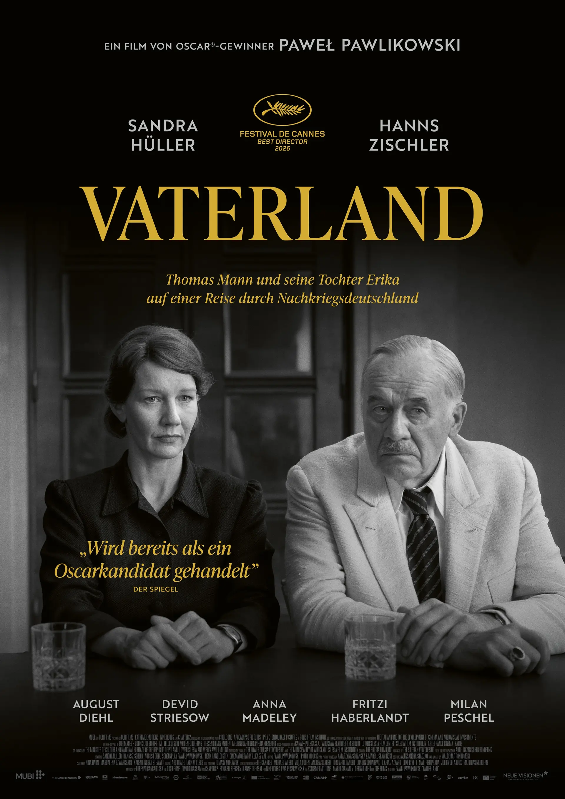 Filmplakat mit dem Titel "Vaterland" und einem Schwarzweiß-Bild von einem Mann und einer Frau