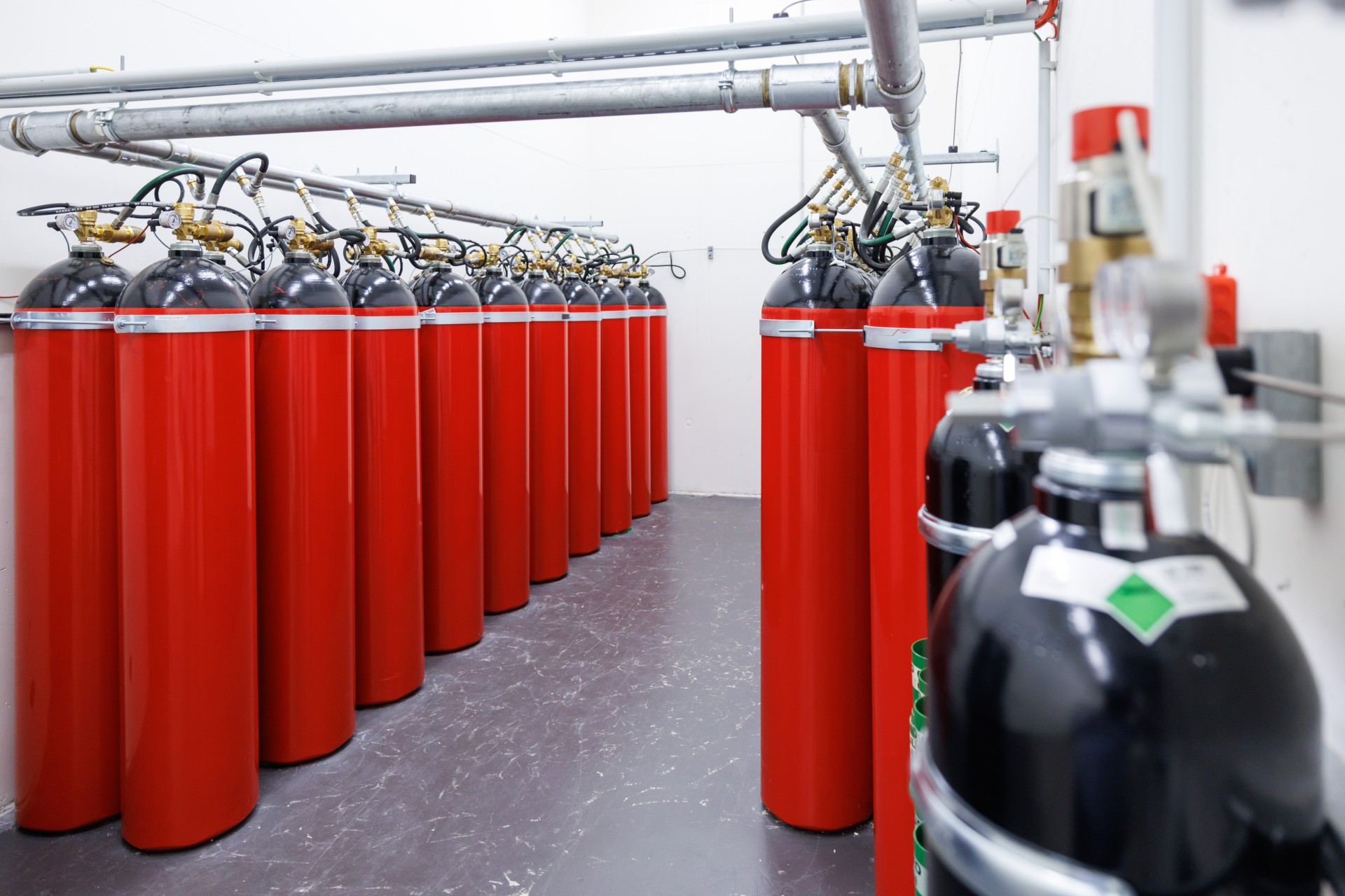 Rote Gasflaschen
