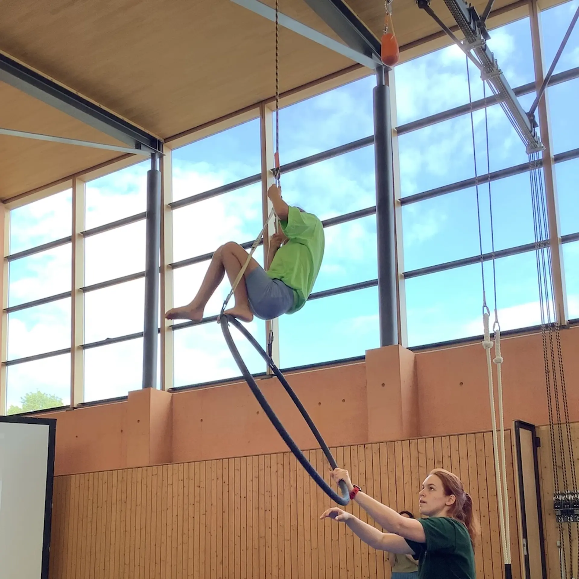 Foto der Artistinnen bei der Aufführung