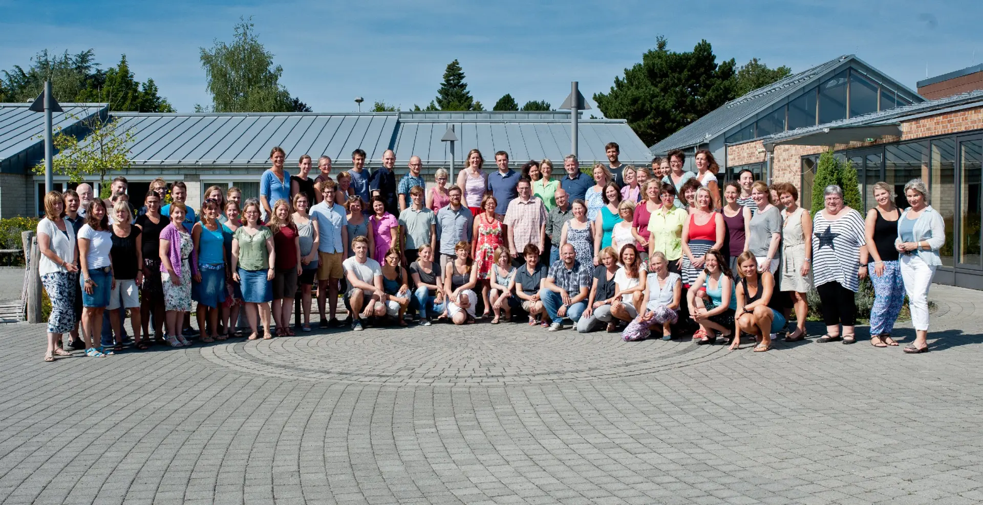 Gruppenfoto des Kollegiums aus dem Schuljahr 2015/2016