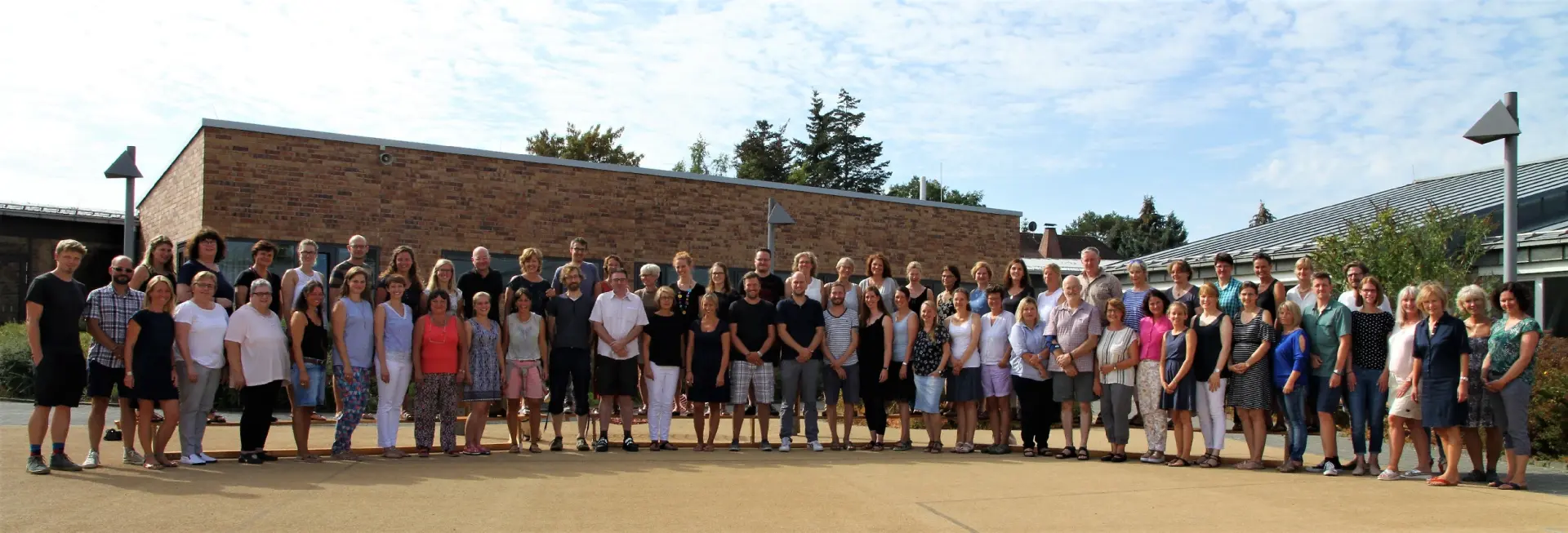 Gruppenfoto des Kollegiums aus dem Schuljahr 2018/2019