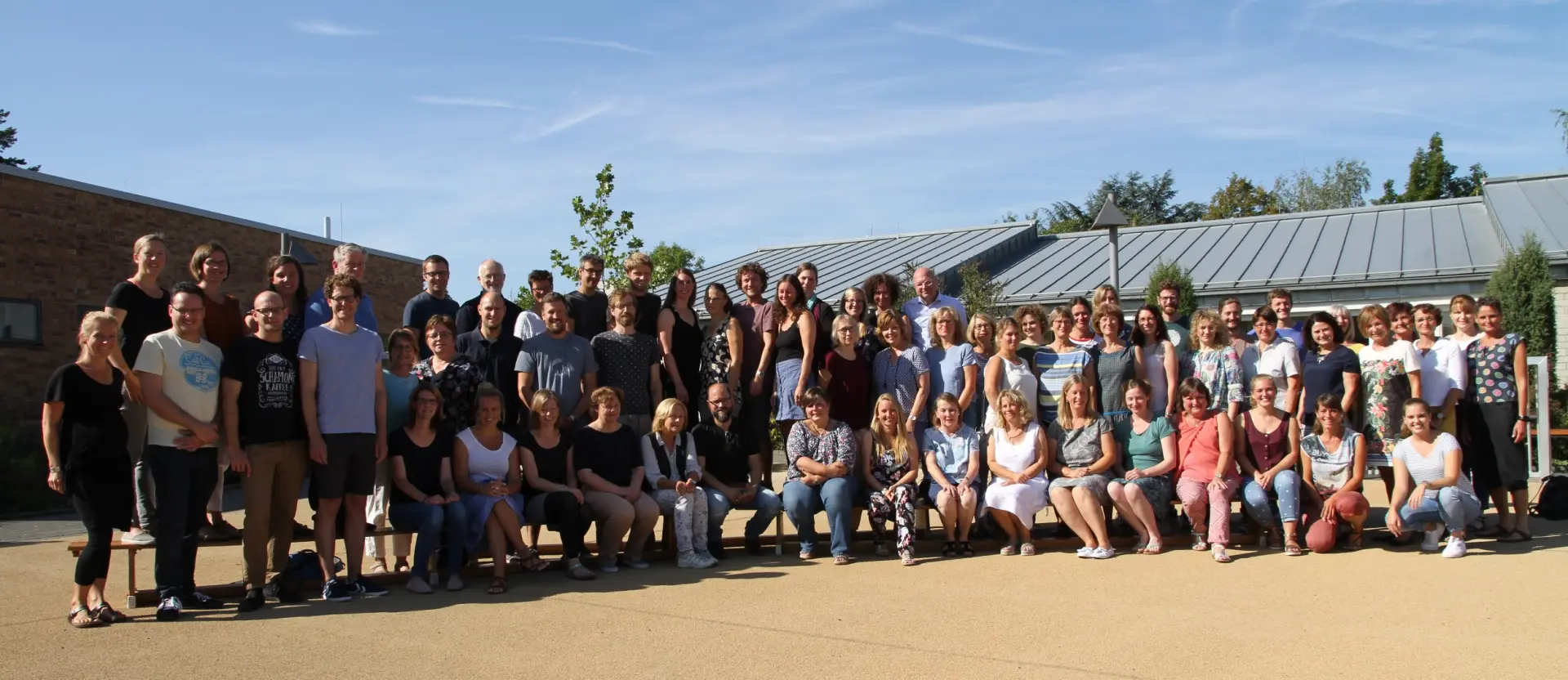 Gruppenfoto des Kollegiums aus dem Schuljahr 2019/2020