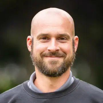 Porträtfoto vom Hausmeister Benjamin Schlegel