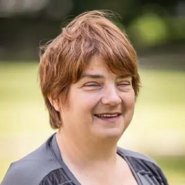 Porträtfoto von der Verwaltungskraft Susanne Draheim