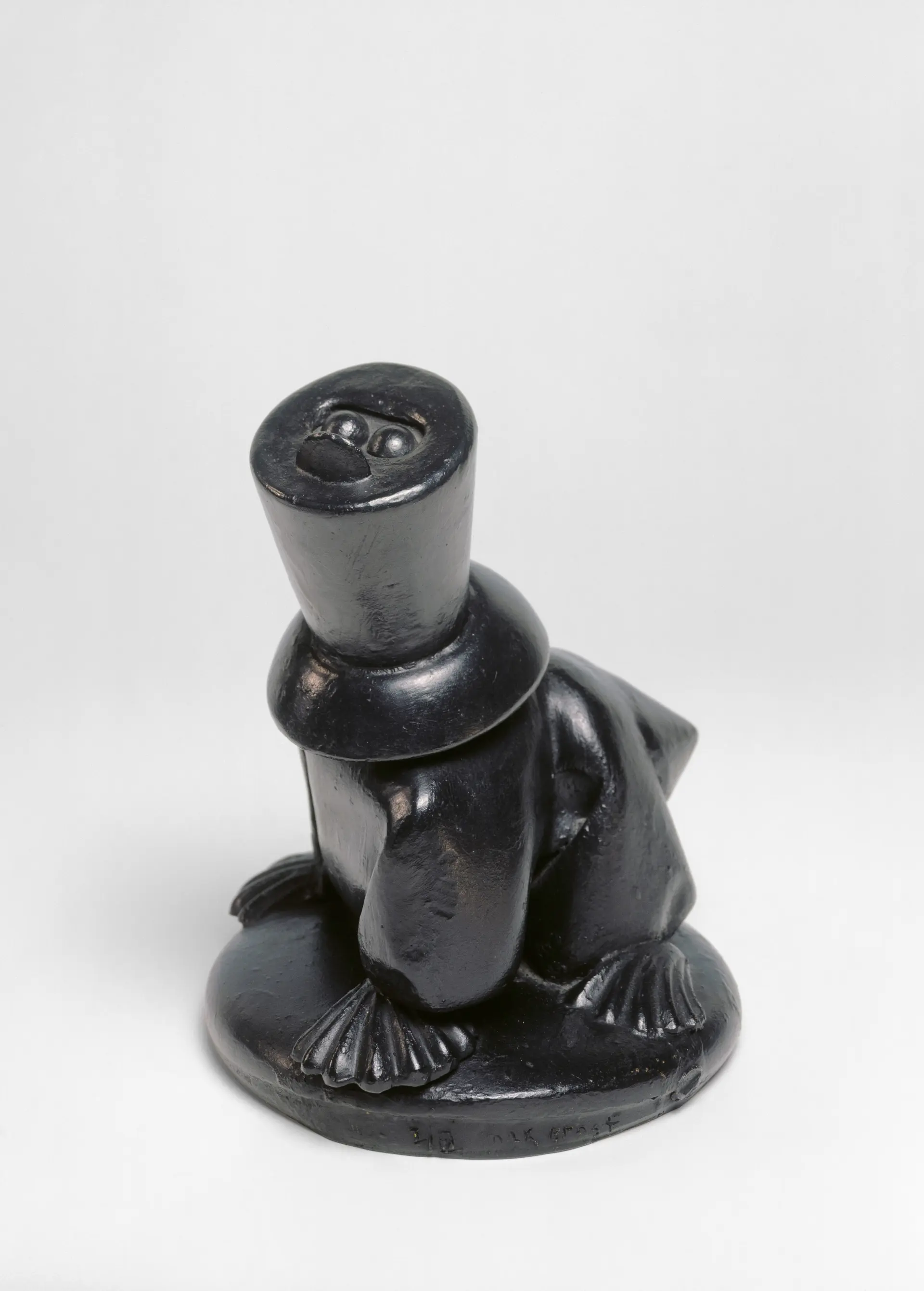 Froschähnliche Skulptur 