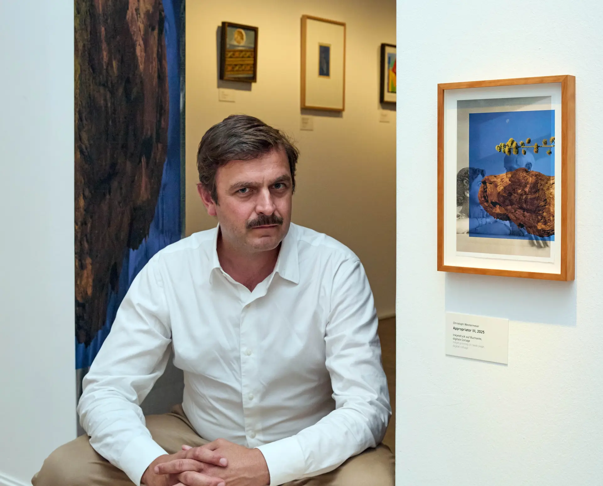 Christoph Westermeier in seiner Ausstellung