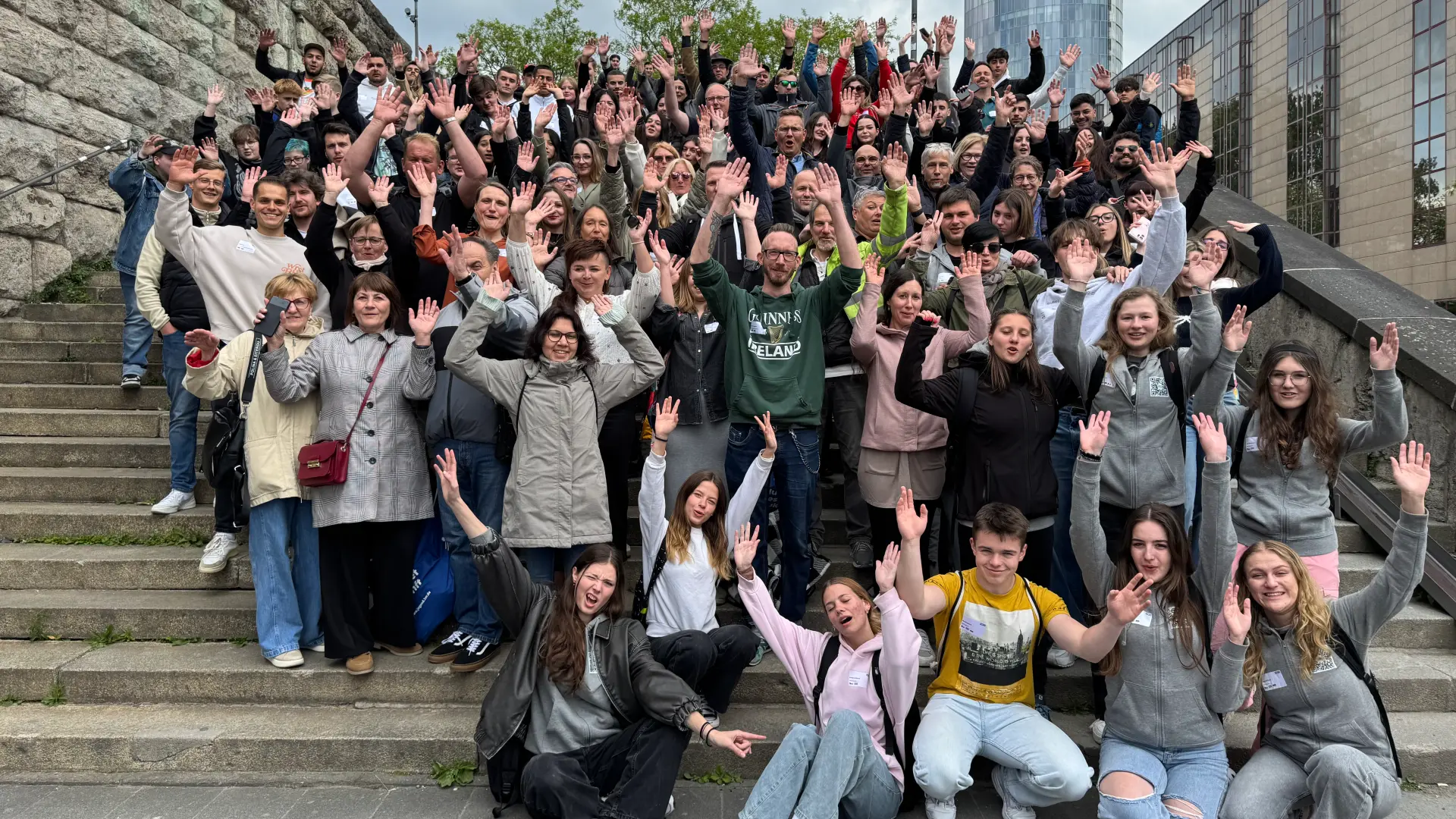 Gruppenfoto der Teilnehmenden von "Jugend gestaltet Zukunft"