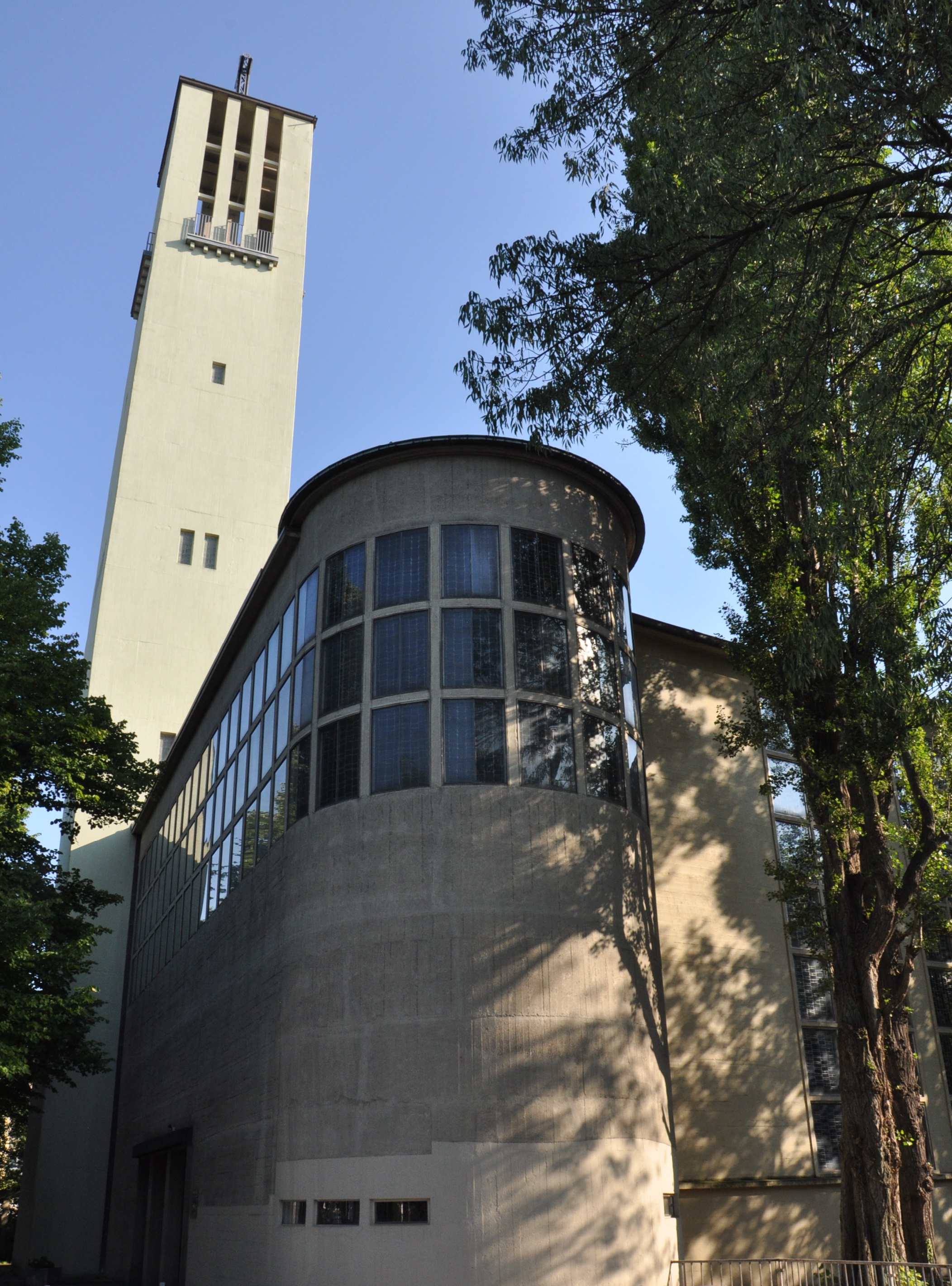 Bauhaus In Deiner Nahe Ein Gott Eine Gemeinde Ein Raum