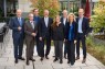 Gruppenbild mit sechs Männern und zwei Frauen