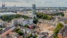 Man sieht die Baustelle am Ottoplatz aus der Luft. Gegenüber befindet sich der Deutzer Bahnhof. Am linken hinteren Bildrand ist der Kölner Dom zu erkennen. 