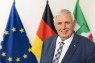 Portr&auml;taufnahme von Karl-Josef Laumann, Minister f&uuml;r Arbeit, Gesundheit und Soziales des Landes Nordrhein-Westfalen
