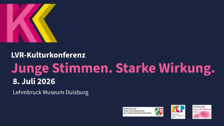 Grafik mit dem Buchstaben K in pink und gelber Akzentfarbe. In der rechten unteren Ecke sind drei Logos platziert. Text: LVR-Kulturkonferenz Junge Stimmen. Starke Wirkung. 8. Juli 2026 Lehmbruck Museum Duisburg.