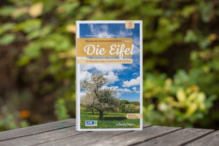 Cover des Wanderbuches; Foto: Nico Wagner / LVR 2024