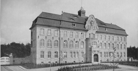 Hauptgebäude der LVR-Klinik Bedburg-Hau