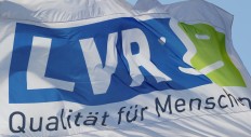 Fahne des LVR im Wind