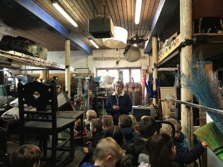 Besuch der Requisitenkammer