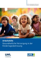 Gruppe von Kindern beim Yoga