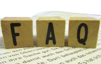 Würfel mit der Aufschrift FAQ