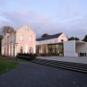 Das Foto zeigt das Max Ernst Museum Brühl des LVR von außen.