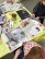 Foto: Kinder basteln an einer Collage