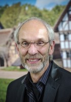 Portrait von Dr. Josef Mangold