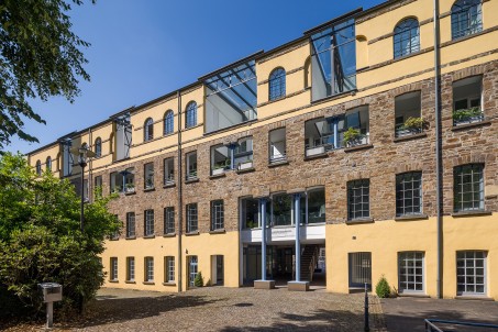 Foto: Ein ehemaliges Fabrikgebäude in Engelskirchen