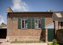 Das Foto zeigt das Gebäude der ehemaligen Synagoge in Titz-Rödingen