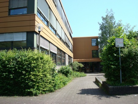 Ausschnitt der Außenansicht der LVR-Schulen in Düsseldorf