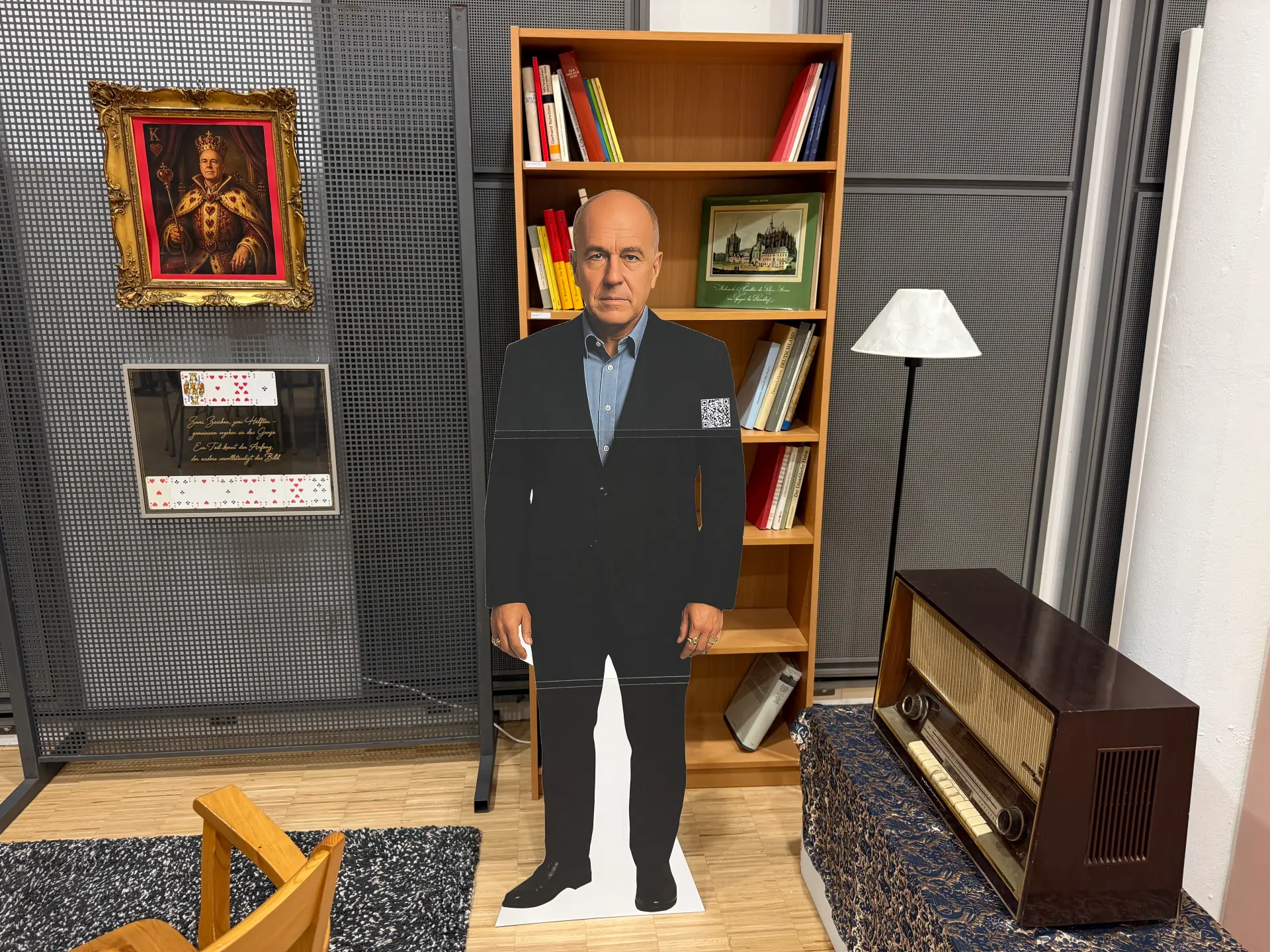 Bibliothek des fiktiven Verwaltungsleiters im Escape Game